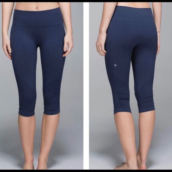 Lululemon In the Flow Navy Blue Ruched Crop Leggings - Picture 1 of 12